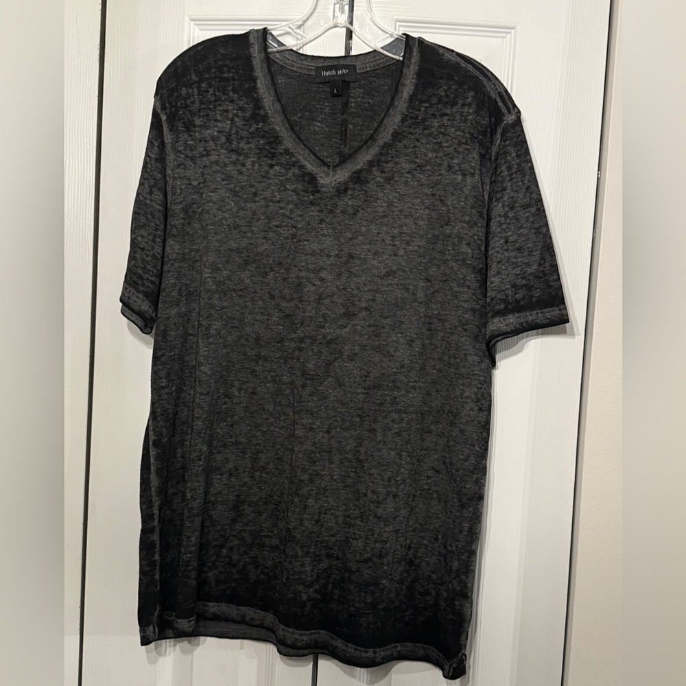 Hutch St/Co V-neck Men’s T-shirt Black Sz Large
Soft Comfy Flattering Exc Cond!!